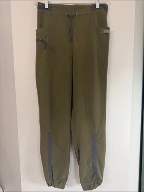 Gymshark Olive Army Green Jogger Pants Women’s Medium zipper pocket drawstring